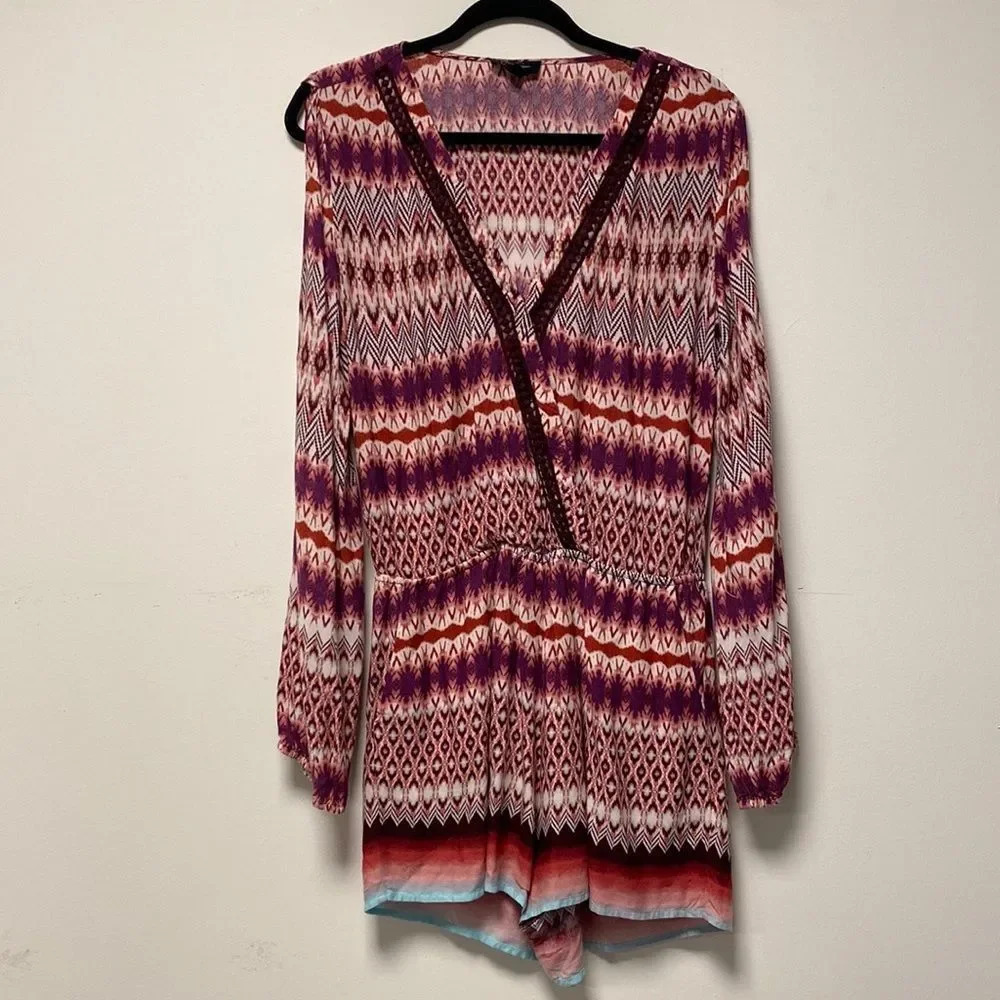 Jessica Simpson Patterned Crochet Trim Romper Size Medium - Picture 3 of 10